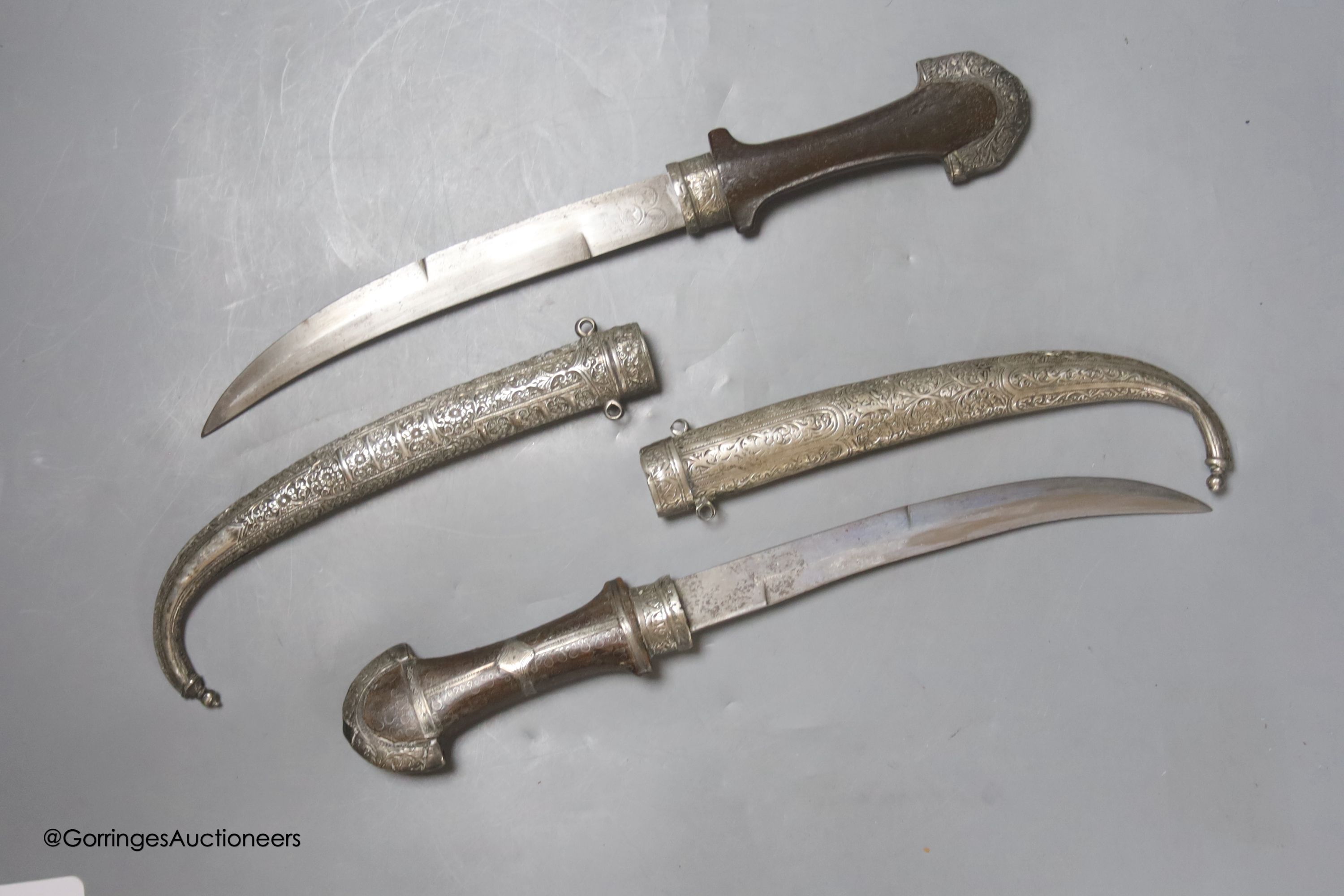 Three daggers, length 39cm